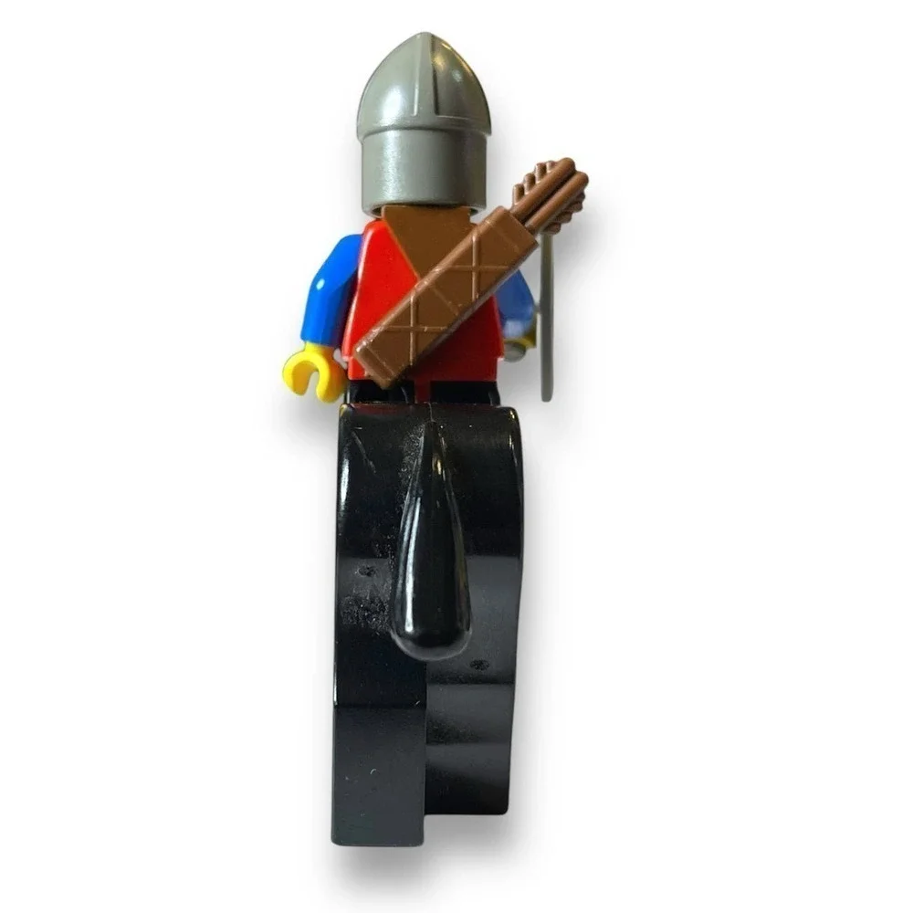 Vintage LEGO Minifigure Mounted Knight with Horse Shield Bow Quiver